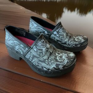 Dansko Richelle Floral Clog Waterproof Slip On  Rain & Garden Shoes Size 39 US 9